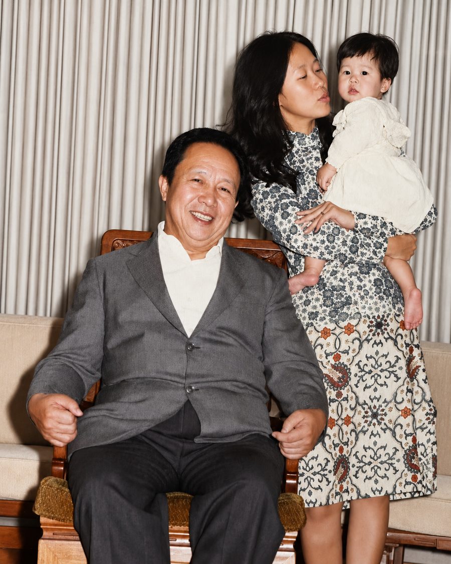 Tres generaciones de la familia detrás de Bao Kitchen: el abuelo chef, su hija Liwei y Meilin de bebé en brazos